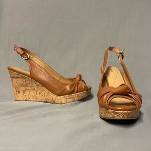 NWOT Apt 9 Brown Bow Wedges 7